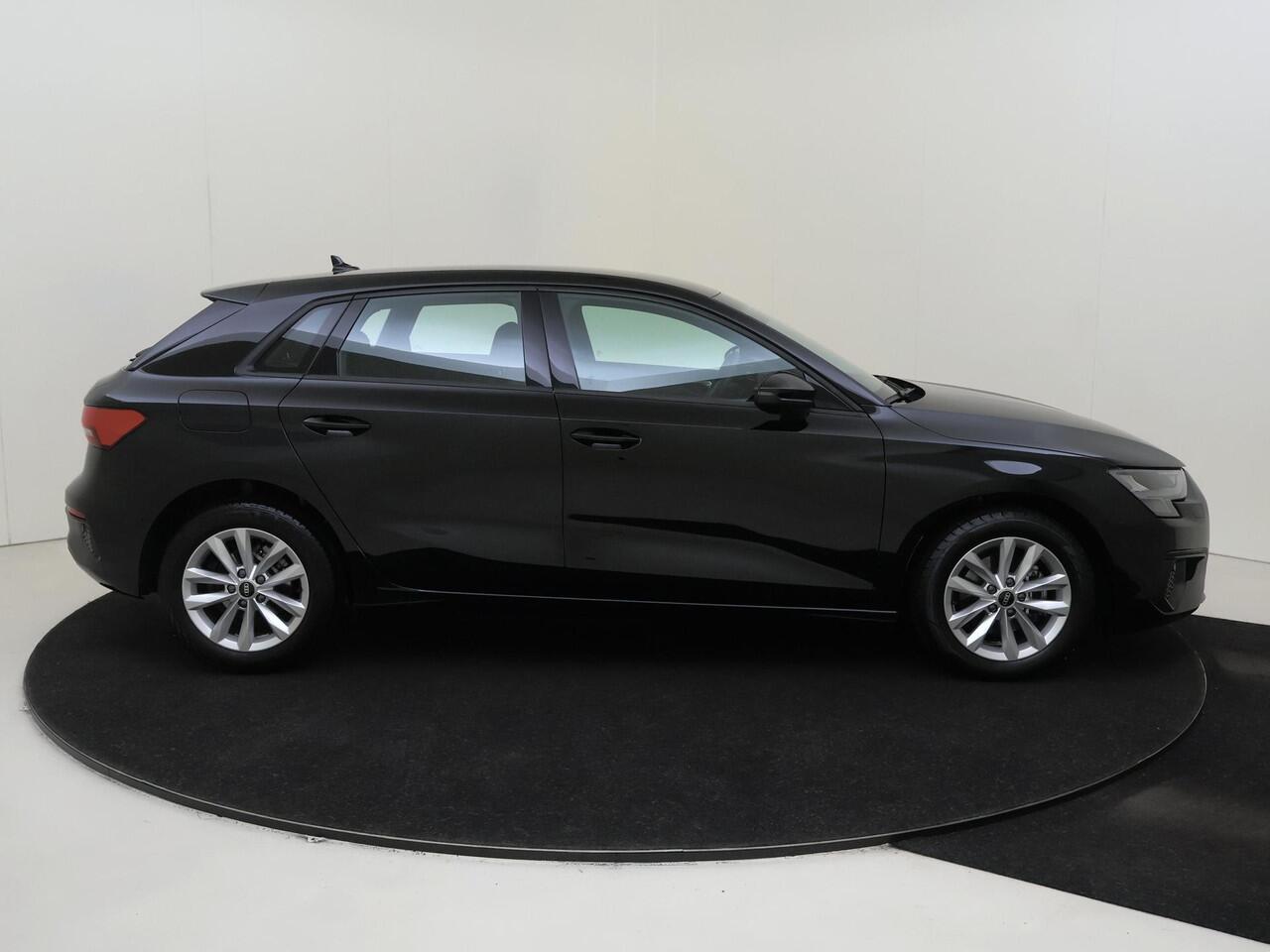 Audi A3 SPORTBACK 30 TFSI Pro Line | Parkeerassistent | Stoelverwarming | Keyless | Navigatie Plus | Parkeersensoren | Cruise control | Digital cockpit | CarPlay |