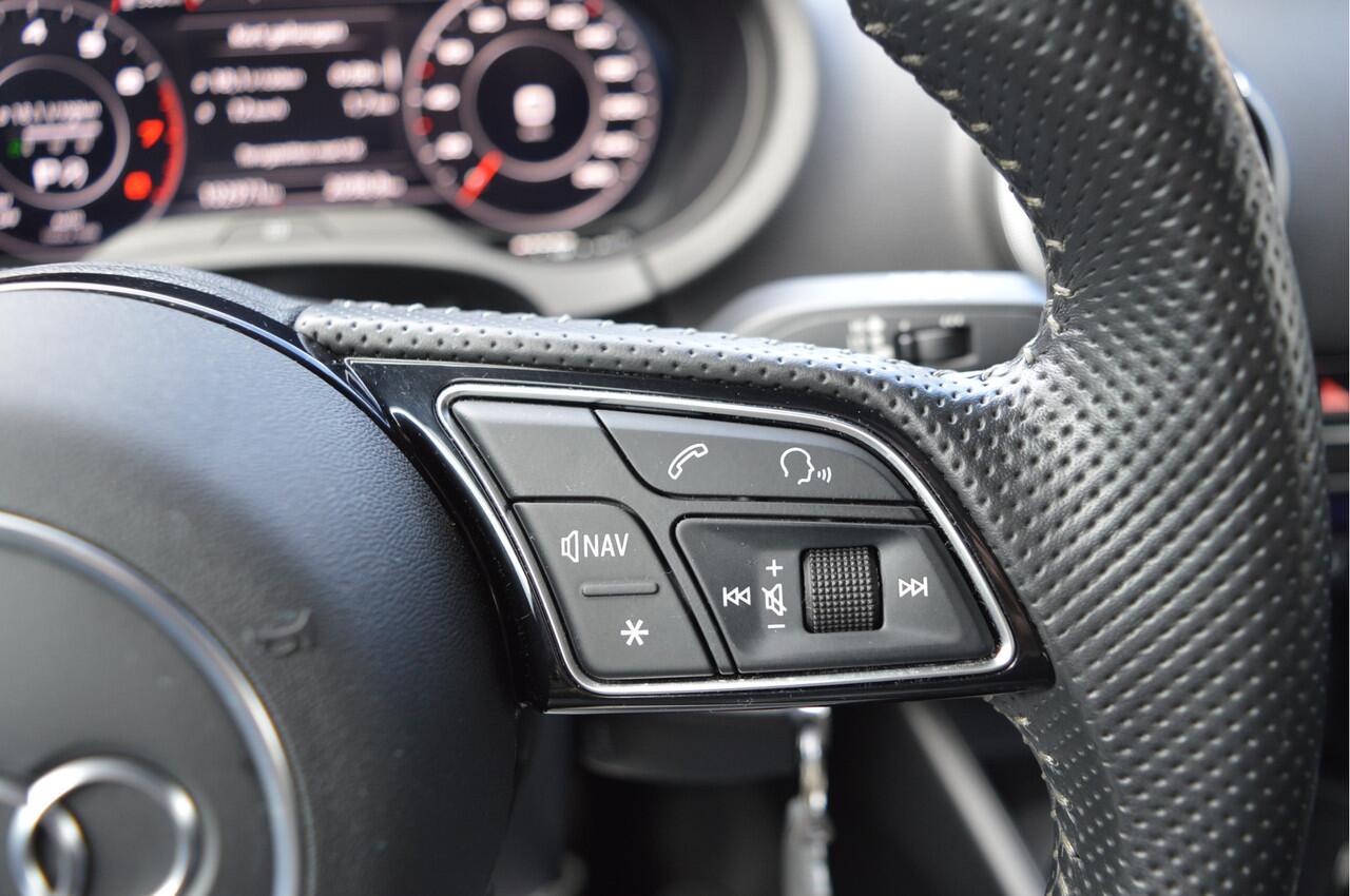 Audi A3 SPORTBACK 35 TFSI Sport S Line Ed. NL-Auto / Virtual / Schuifdak