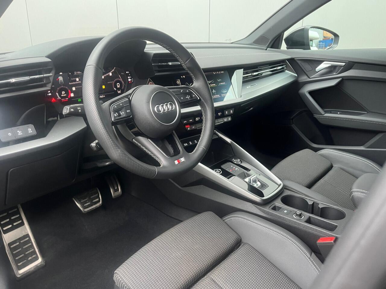 Audi A3 SPORTBACK 35 TDI S-Line Nieuw Staat ! 360 Camera / Elec. Stoelen / Key Less
