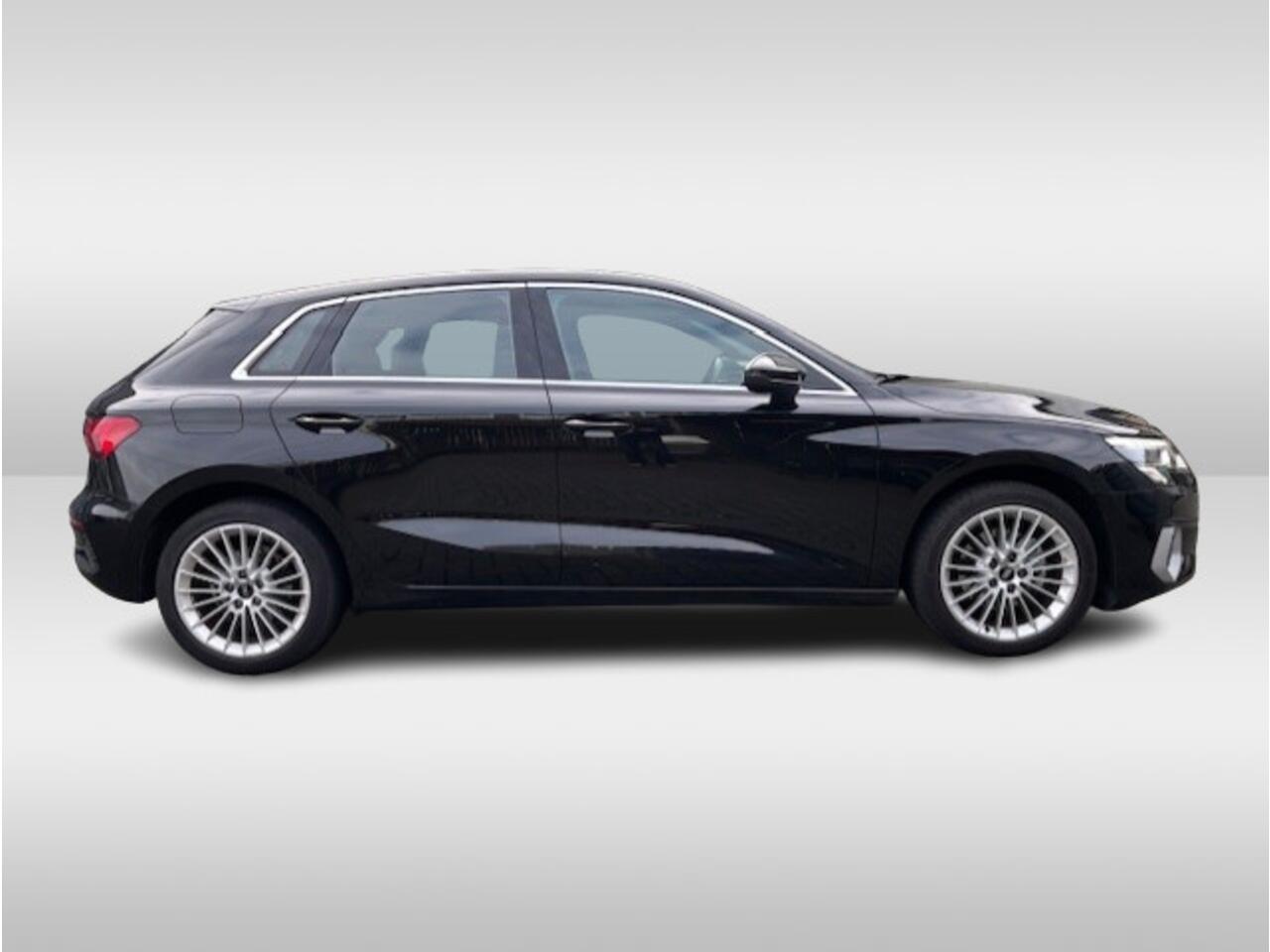 Audi A3 SPORTBACK 30 TFSI Business edition S-Tronic Navigatie / Parkeersensoren / LED verlichting / Airco-Clima / 17"LM velgen