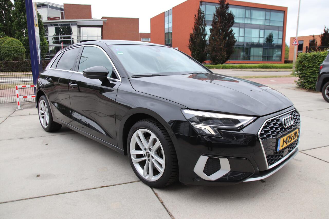 Audi A3 SPORTBACK 30 TFSI Business Ed. Pano, Viritueel, Clima, NL auto Aanbieding!