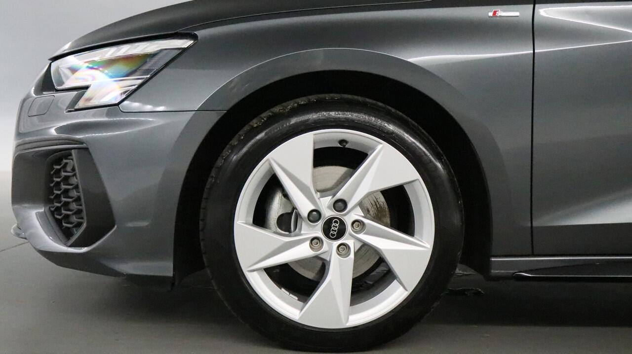 Audi A3 SPORTBACK 35 TFSI 150pk S-Line edition S-Tronic / Navigatie / Adaptive Cruise Control / Parkeersensoren