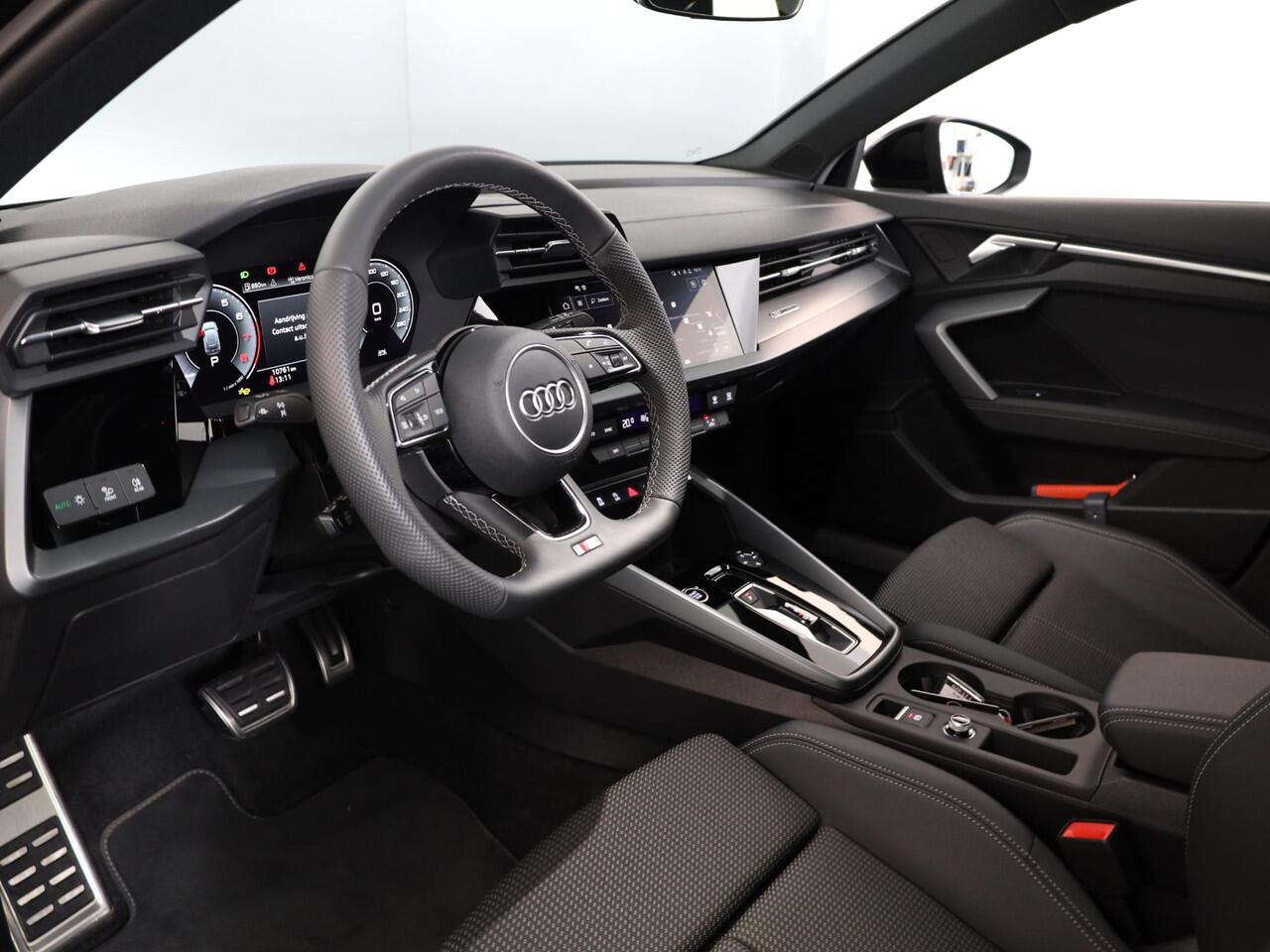 Audi A3 SPORTBACK 35 TFSI S edition 150 pk S-tronic | Verlengde garantie | Navigatie | Parkeersensoren (Park assist) | LED koplampen | S-Line |