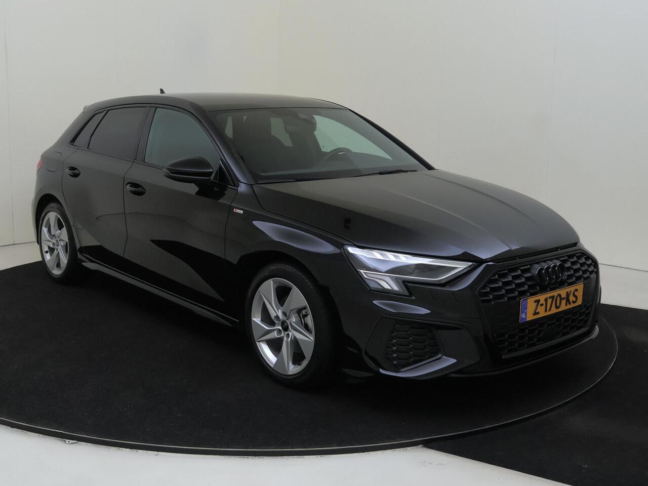 Audi A3 SPORTBACK 35 TFSI S edition | Trekhaak | Full LED verlichting | Navigatie Plus | Optiek zwart Plus | Adaptieve cruise control | CarPlay | Draadloze telefoonlader |