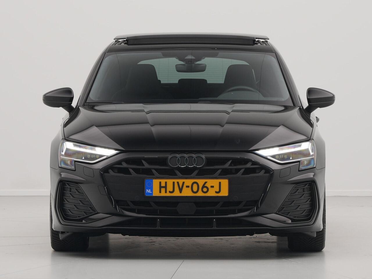 Audi A3 SPORTBACK 30 TFSI 110pk S-line Panorama Stoelverwarming Navigatie Parkasisst Acc Pdc 1
