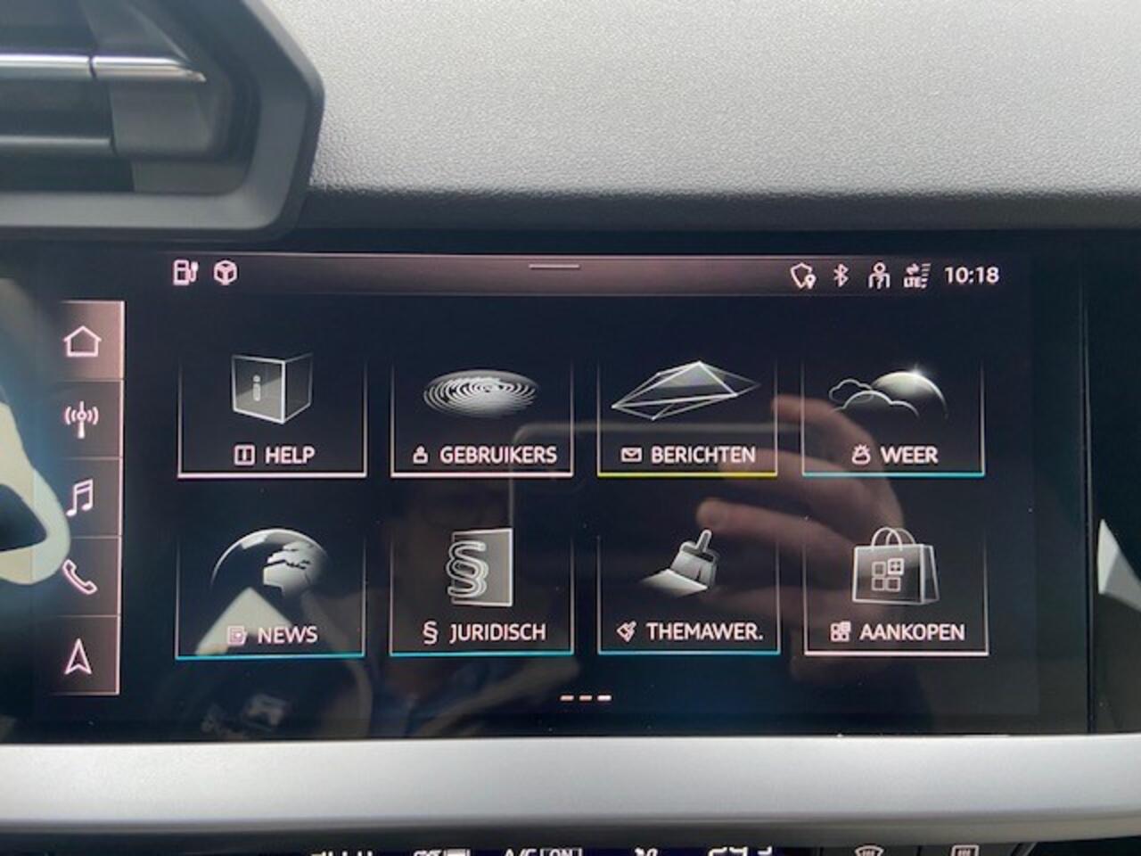 Audi A3 SPORTBACK 40 TFSI e 204PK Advanced edition / Navigatie / Leder / Camera / App. connect / stoelverwarming / Parkeersensoren V+A / Achteruitrijcamera / 17''LMV