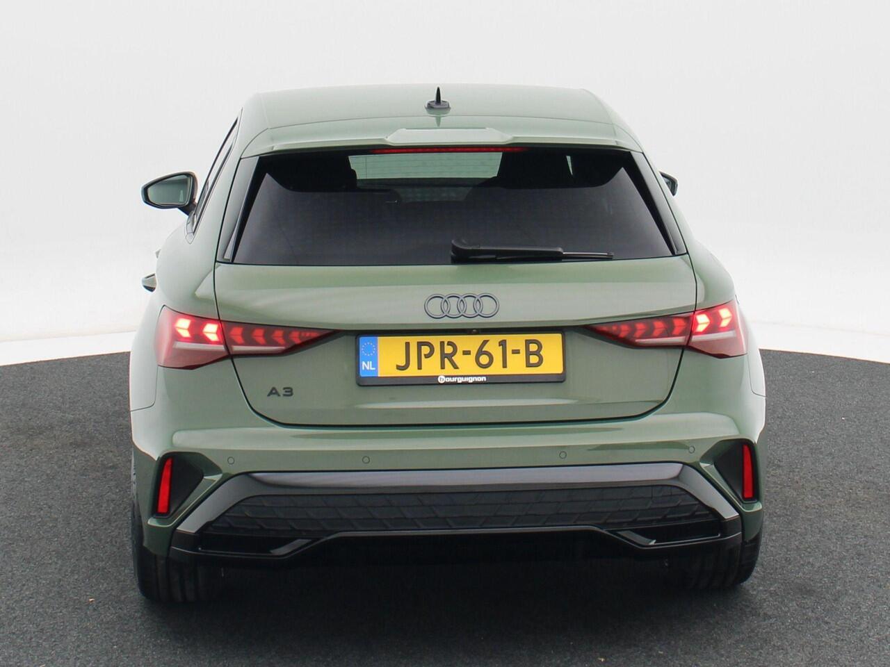 Audi A3 SPORTBACK 35 TFSI | S edition | | Privacy glas | Sonos 3d | 19 inch | Comfortsleutel | Matrix Led |