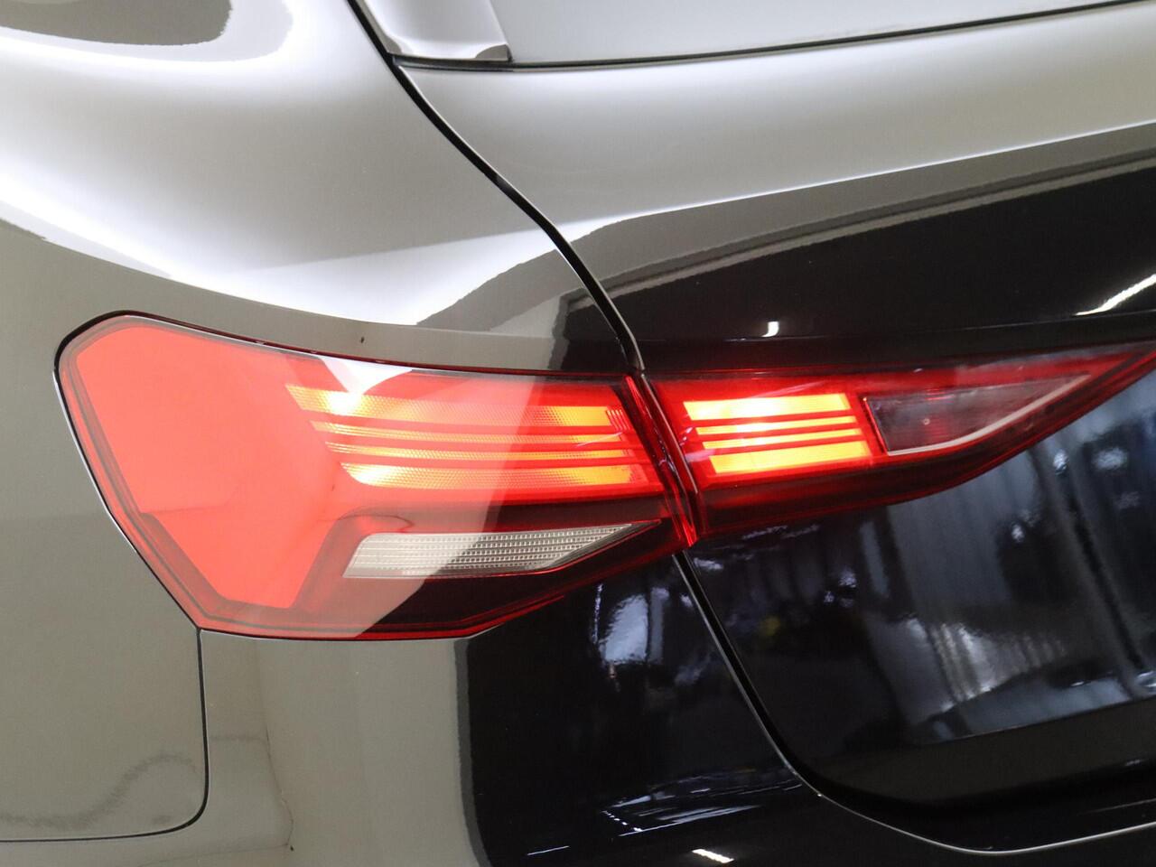 Audi A3 SPORTBACK 40 TFSI e Advanced edition | Parkeerassistent | Virtual cockpit Plus | Achteruitrijcamera | Stoelverwarming | Lederen bekleding | Navigatie Plus | CarPlay |