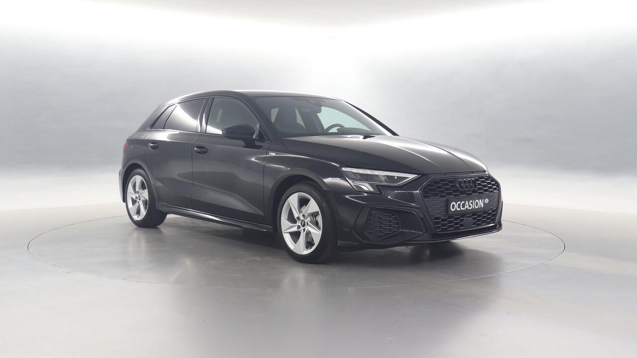 Audi A3 SPORTBACK 35 TFSI 150pk S Edition S-Tronic / Navigatie / Adaptive Cruise Control / Parkeersensoren