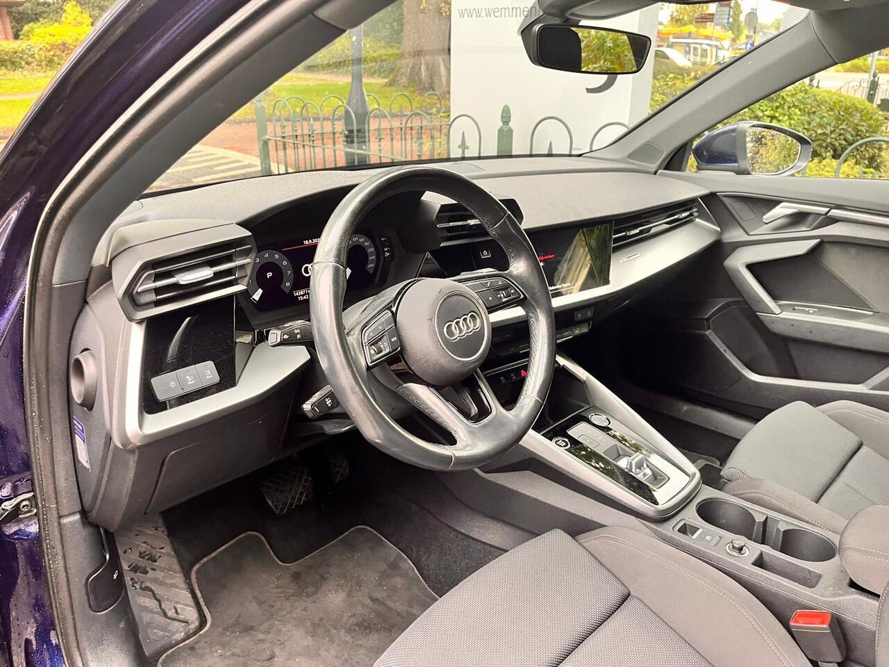 Audi A3 SPORTBACK 35 TFSI Business edition Alu wielen/Navi/Airco-Ecc