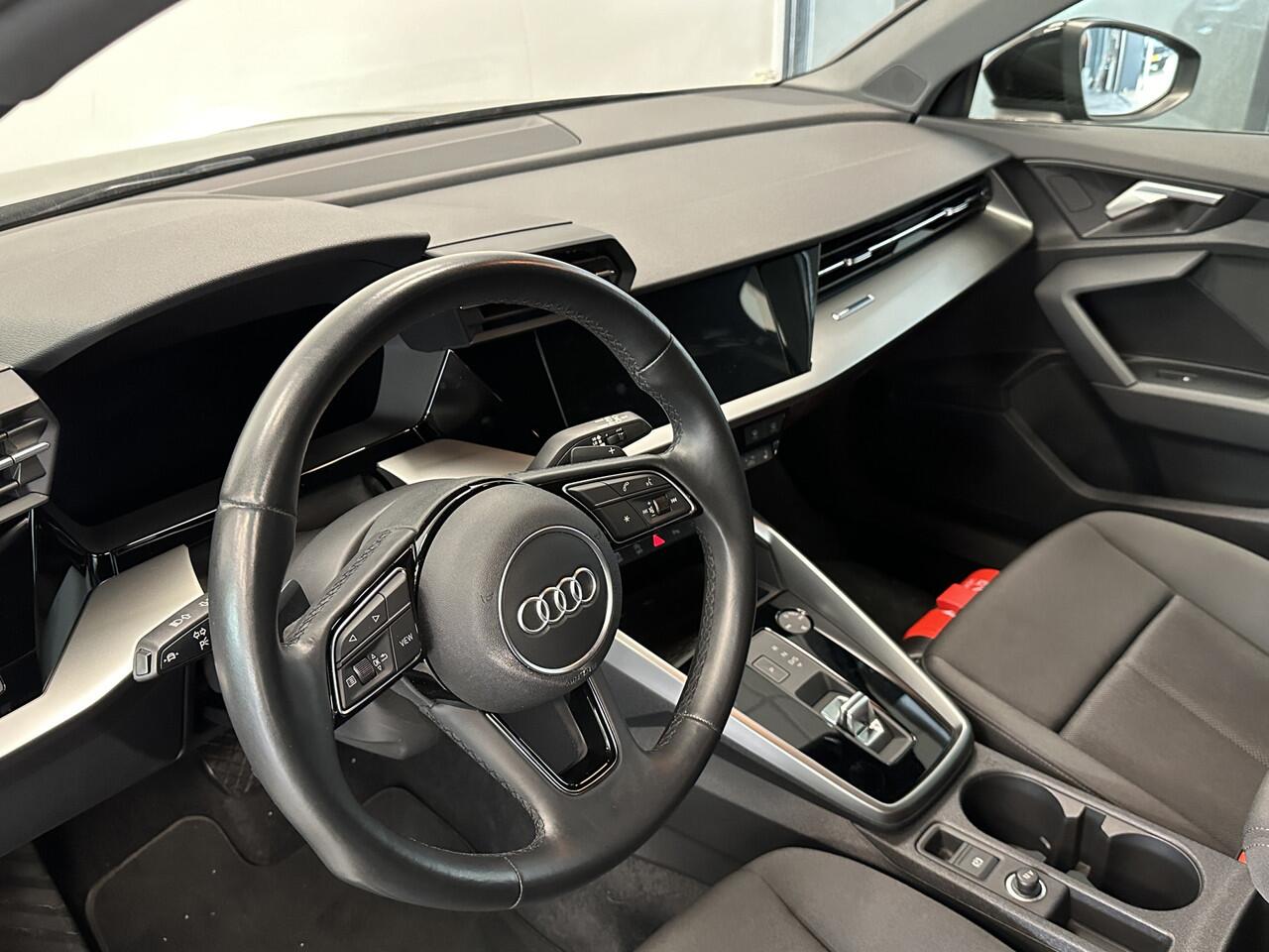 Audi A3 SPORTBACK 35 TFSI S edition S-line Full-led Navigatie CruiseControl 18LMV 24 maanden garantie mogelijk (*vraag naar de voorwaarden)