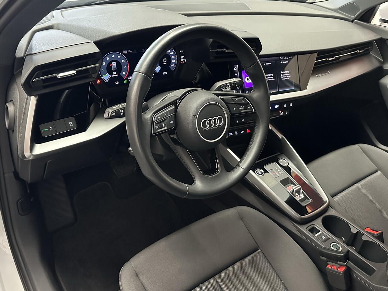 Audi A3 SPORTBACK 40 TFSI e EDITION PHEV NAVIGATIE CRUISE CONTROL CLIMATE CONTROL BLUETOOTH TELEFOON APPLE CARPLAY/ANDROID RIJSTROOKSENSOREN KEYLESS GO PDC ZEER MOOI !! 3010