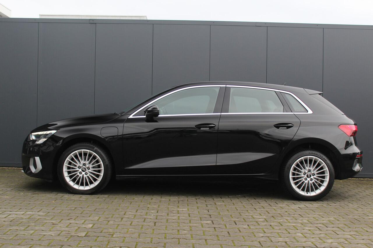 Audi A3 SPORTBACK 40 TFSI e Advanced edition | Incl. 12 maanden garantie | SOH 99% | Apple CarPlay | Sportstoelen | DAB | Bang & Olufsen | Zwarte hemel | Cruise control | Climate control | LED koplampen | Virtueel dashboard | Nederlandse auto |