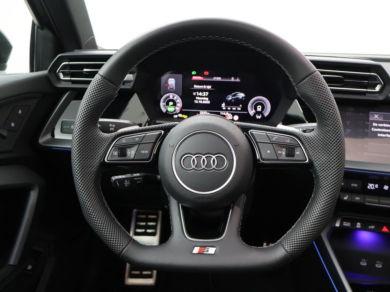 Audi A3 SPORTBACK 40 TFSI e S edition | Panoramadak | Adaptieve Cruise Control | Sfeerverlichting | Camera | Inklapbare spiegels | Stoelverwarming |
