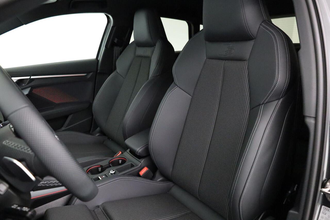 Audi A3 SPORTBACK S edition 40 TFSI e | Optiekpakket zwart plus | Trekhaak Afneembaar | Warmtewerend glas donker tint | Lichtpakket pro ambient light