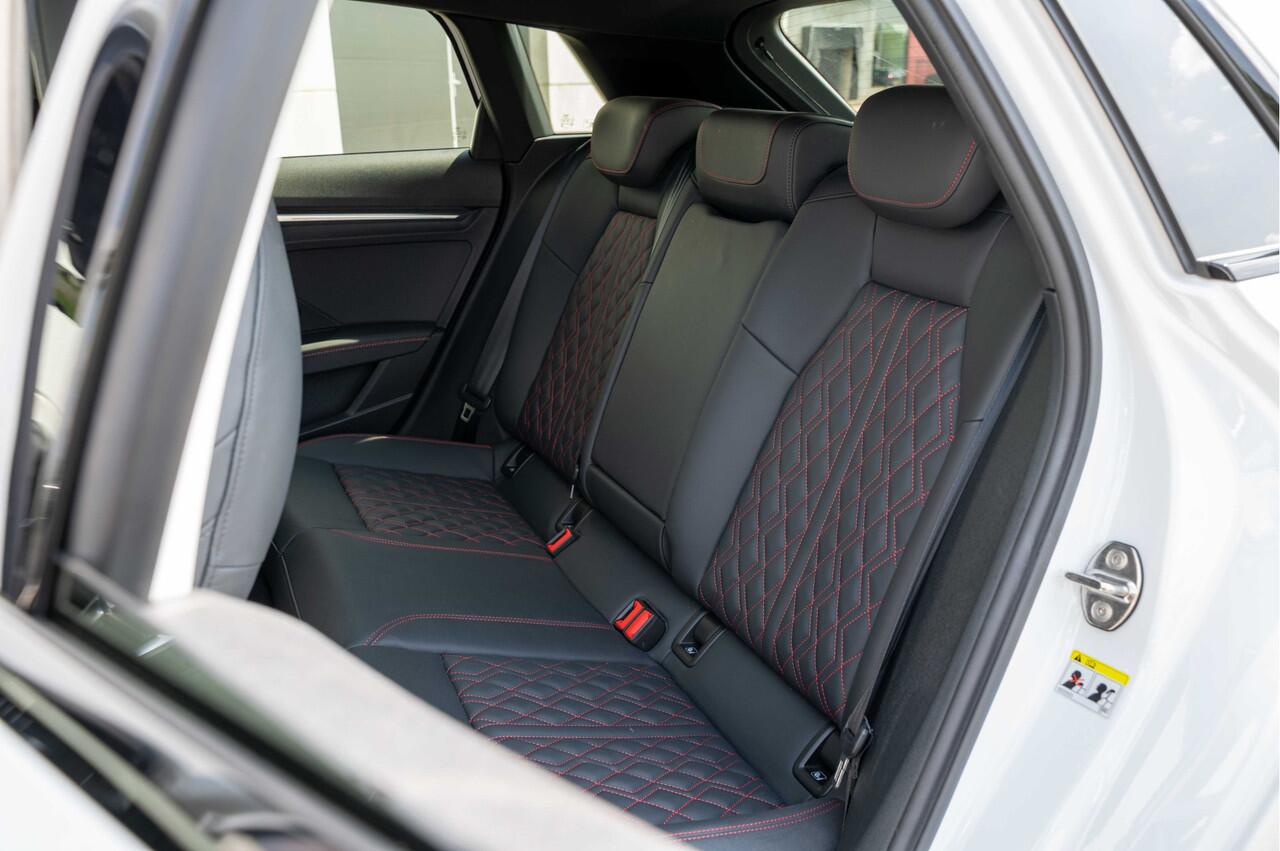 Audi A3 SPORTBACK 35 TFSI S-Line / Dynamic package / Matrix LED