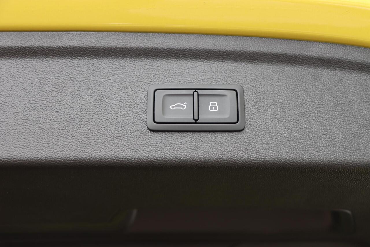 Audi A3 SPORTBACK 40 TFSI e S Edition 204pk S-Tronic l Zwart Optiek Plus