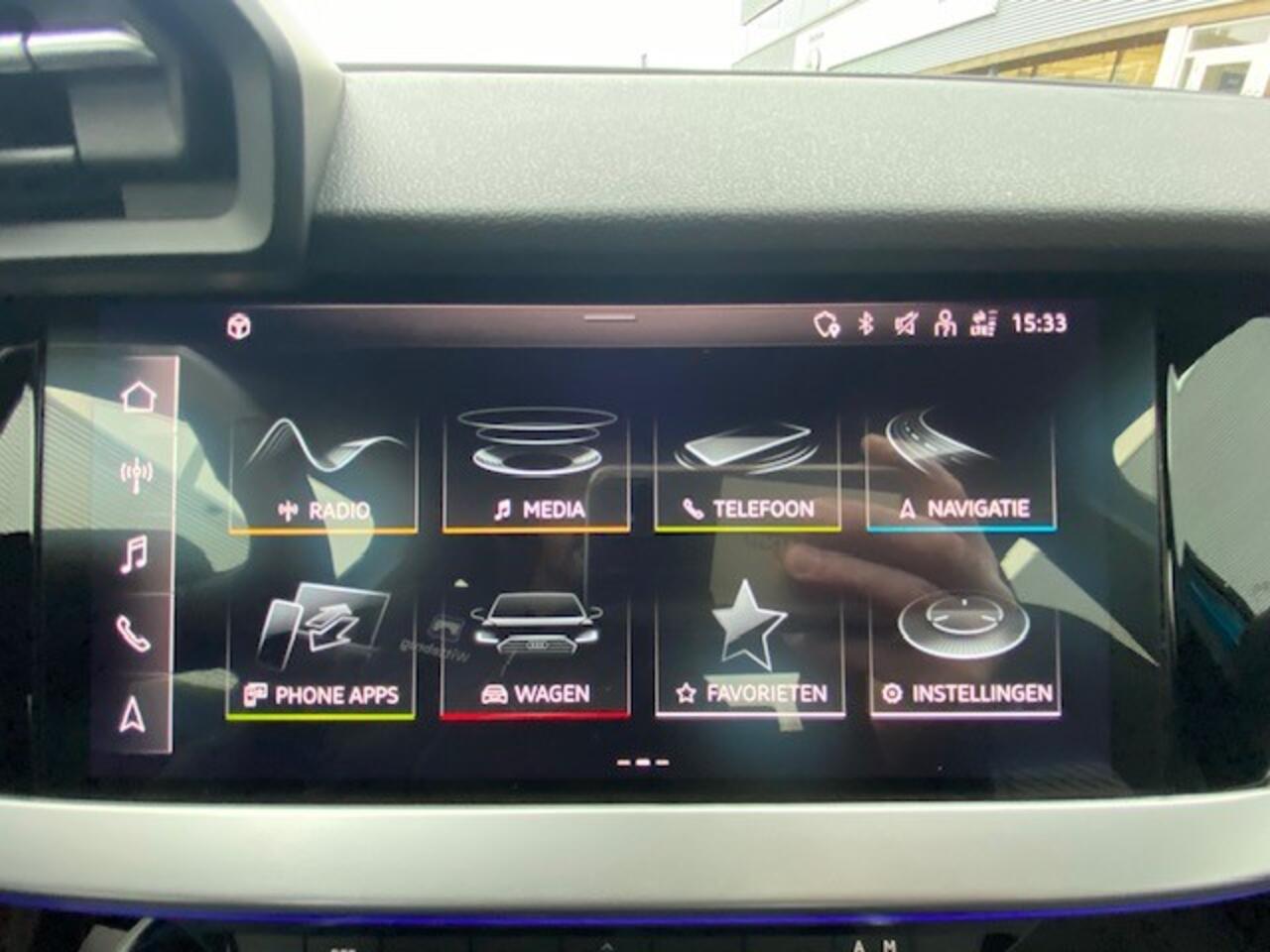 Audi A3 SPORTBACK 30 TFSI Business edition / 17"LMV / NAVI / APP.Connect