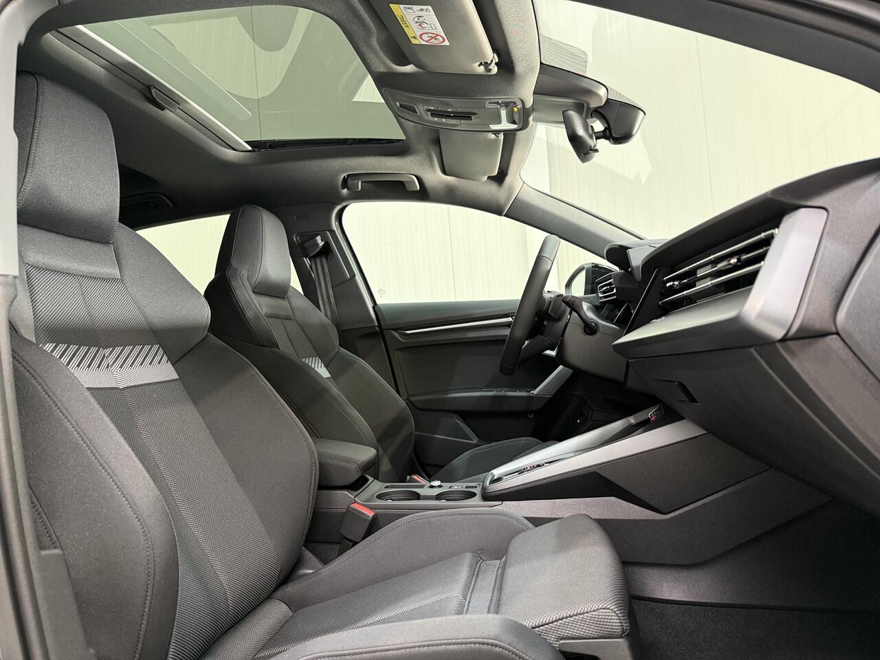 Audi A3 SPORTBACK 45 TFSI e 272pk S edition | Pano dak | Zwart optiek | ACC