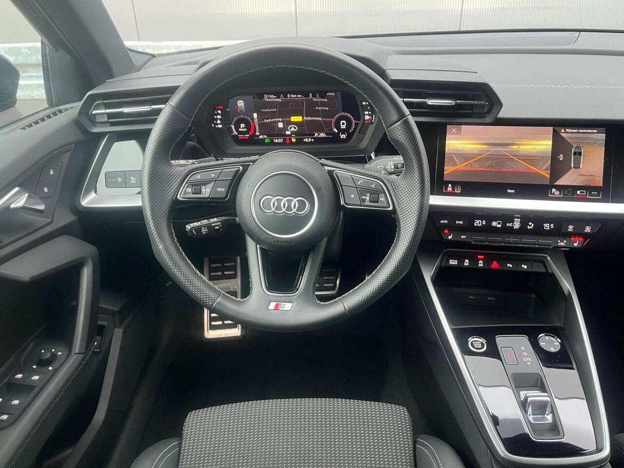 Audi A3 SPORTBACK 35 TDI S-Line Nieuw Staat ! 360 Camera / Elec. Stoelen / Key Less