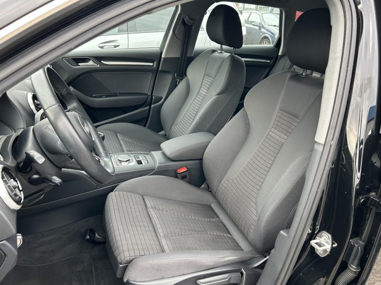 Audi A3 SPORTBACK 30 TFSI Advance Sport