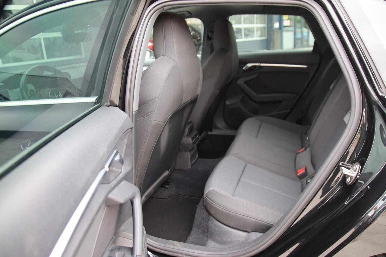 Audi A3 SPORTBACK 30 TFSI Business Ed. Pano, Viritueel, Clima, NL auto Aanbieding!