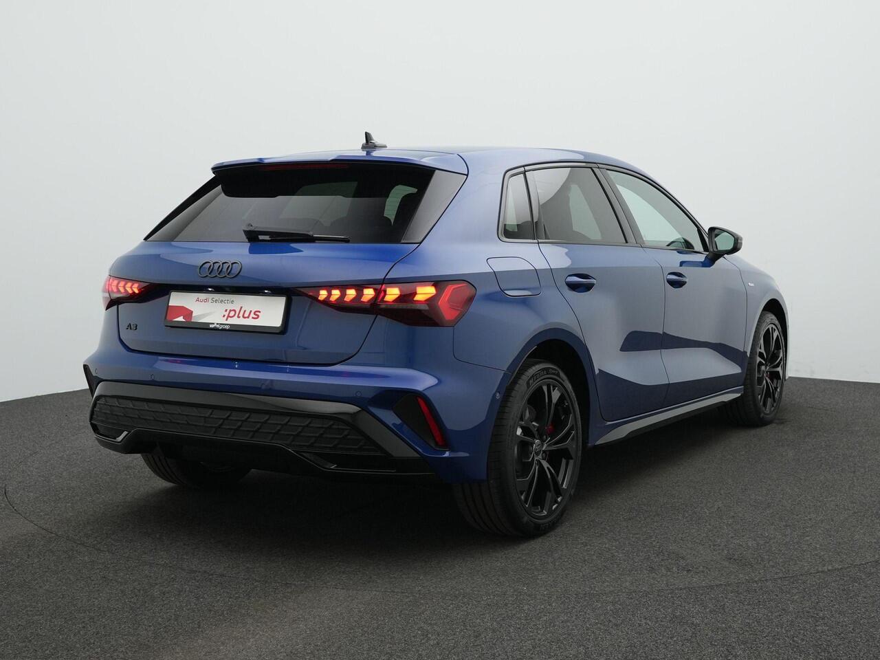 Audi A3 SPORTBACK 45 TFSI e 272 pk S-tronic S-Line | Sonos | Elektr. verstelbare stoel | Achteruitrijcamera | Stoelverwarming