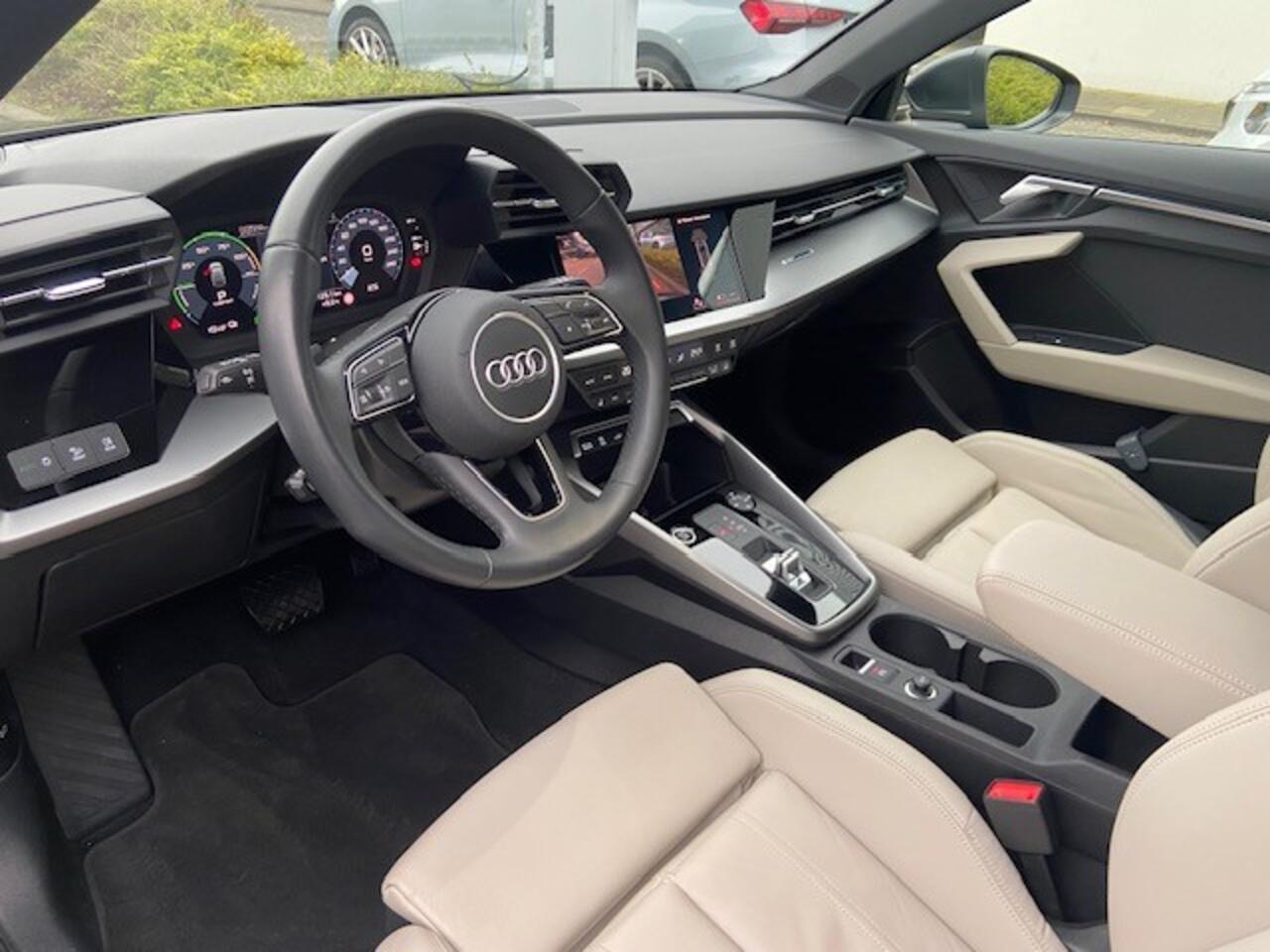 Audi A3 SPORTBACK 40 TFSI e 204PK Advanced edition / Navigatie / Leder / Camera / App. connect / stoelverwarming / Parkeersensoren V+A / Achteruitrijcamera / 17''LMV