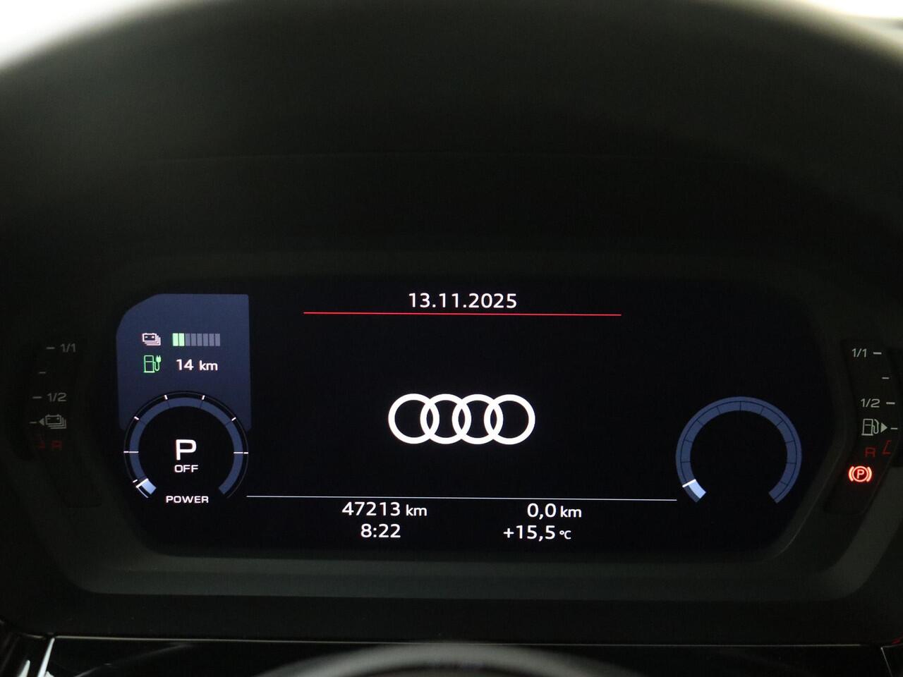 Audi A3 SPORTBACK 40 TFSI e Business edition | Parkeersensoren achter | CarPlay | Navigatie | Electronic climate control | Full LED | Digital cockpit |