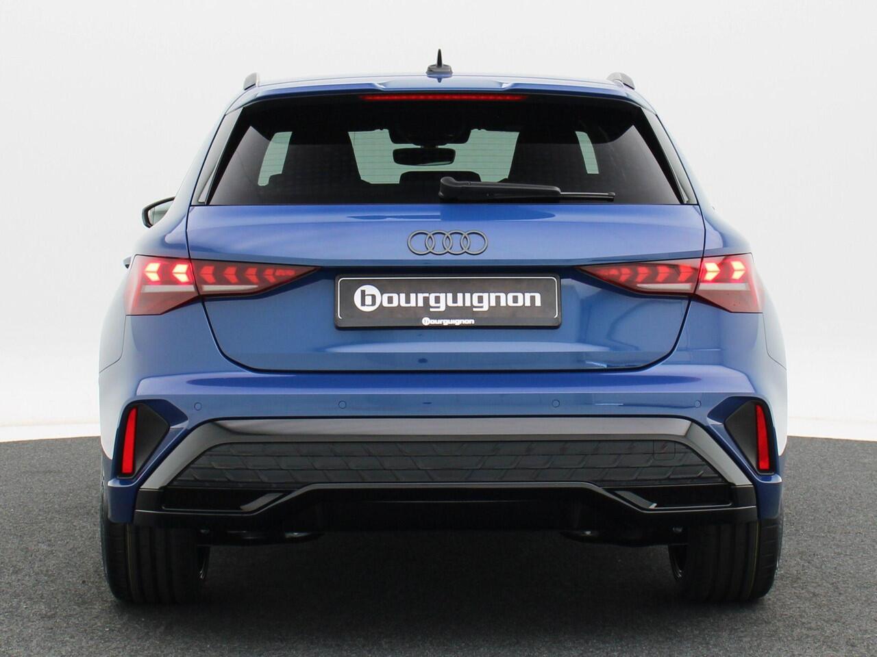 Audi A3 SPORTBACK S edition 40 TFSI e | 204 PK | Privacy glas | Zwart Optiek | 19 inch | Sonos 3d | Matrix led |