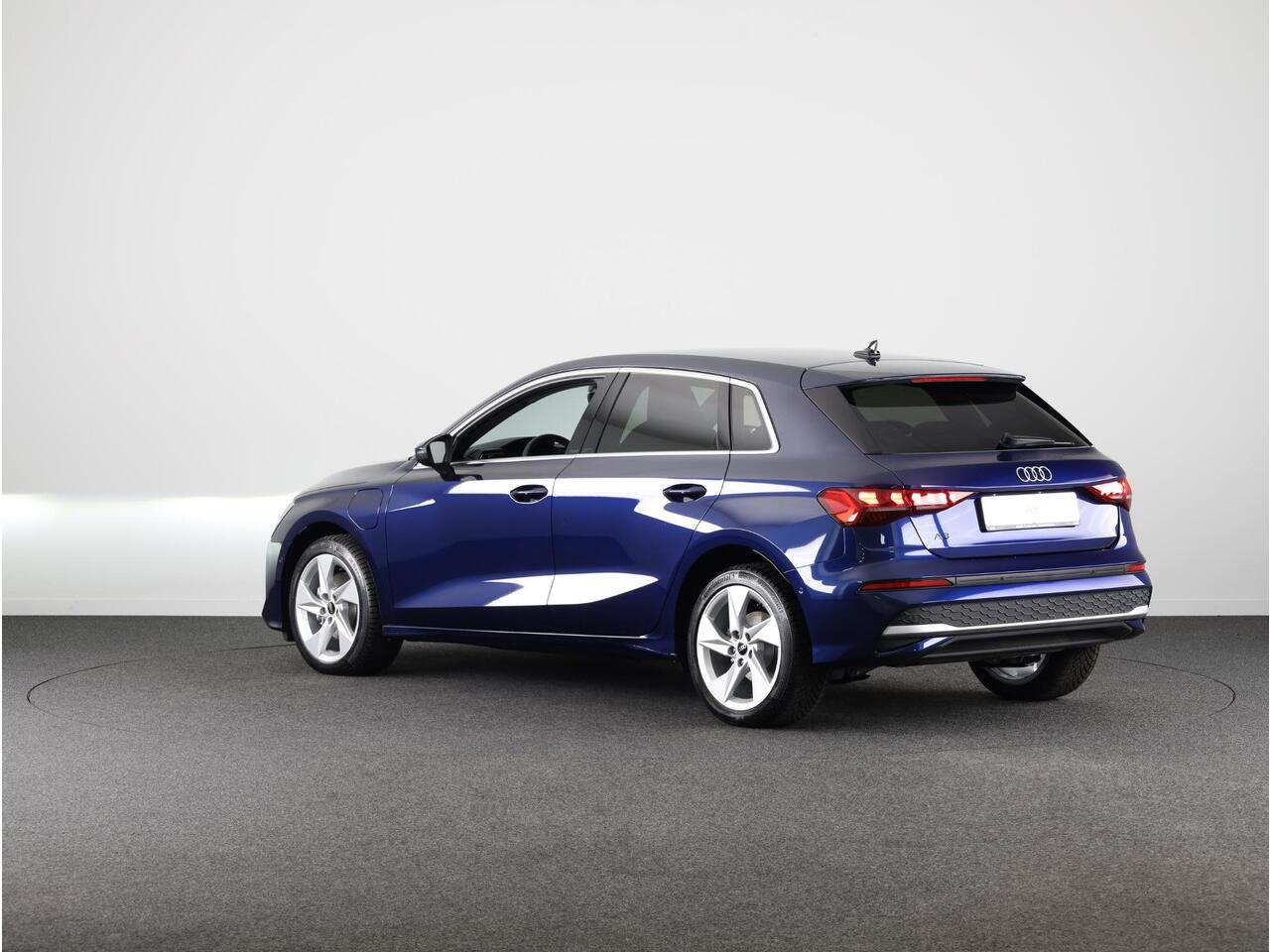 Audi A3 SPORTBACK 40 TFSI e Advanced edition 204pk | Verlengde garantie | Navigatie | Extra getint glas | Verwarmbare voorstoelen