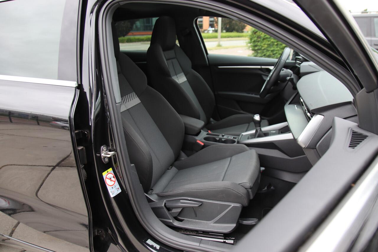 Audi A3 SPORTBACK 30 TFSI Business Ed. Pano, Viritueel, Clima, NL auto Aanbieding!