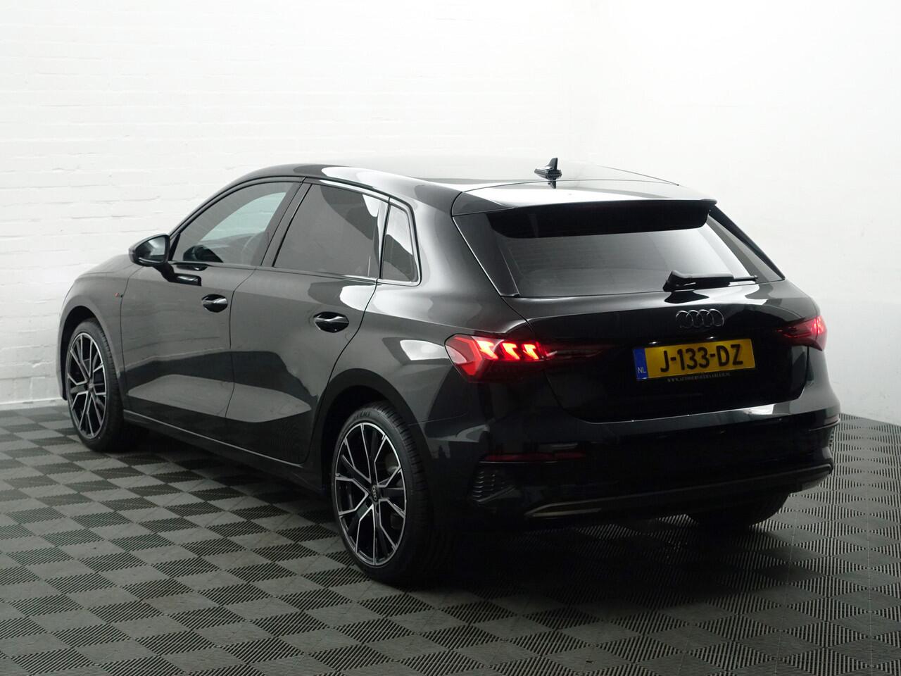 Audi A3 SPORTBACK 35 TFSI S Competition Aut- Sport Interieur, Sfeerverlichting, Xenon Led Matrix, CarPlay, Park Assist, Keyless