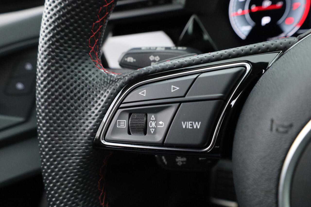 Audi A3 SPORTBACK 35 TFSI | Pano | Afn. Trekhaak | Sportstoelen | Apple CarPlay | Stoelverw. | Camera | 17"