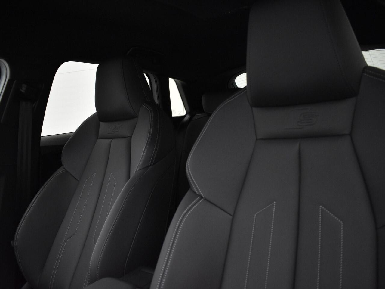 Audi A3 SPORTBACK Advanced edition 40 TFSI e 204 PK · Lederen bekleding · Comfortsleutel · 18" LM Velgen · Assist. Driving + Parking plus