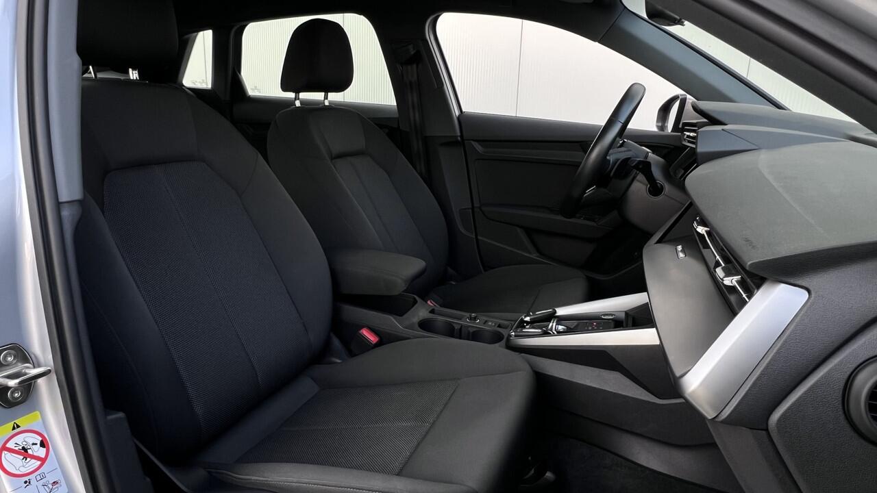 Audi A3 SPORTBACK 40 TFSIe 204PK BUSINESS EDITION 95% SOH CARPLAY | PDC | VIRTUAL * Dealeronderhouden