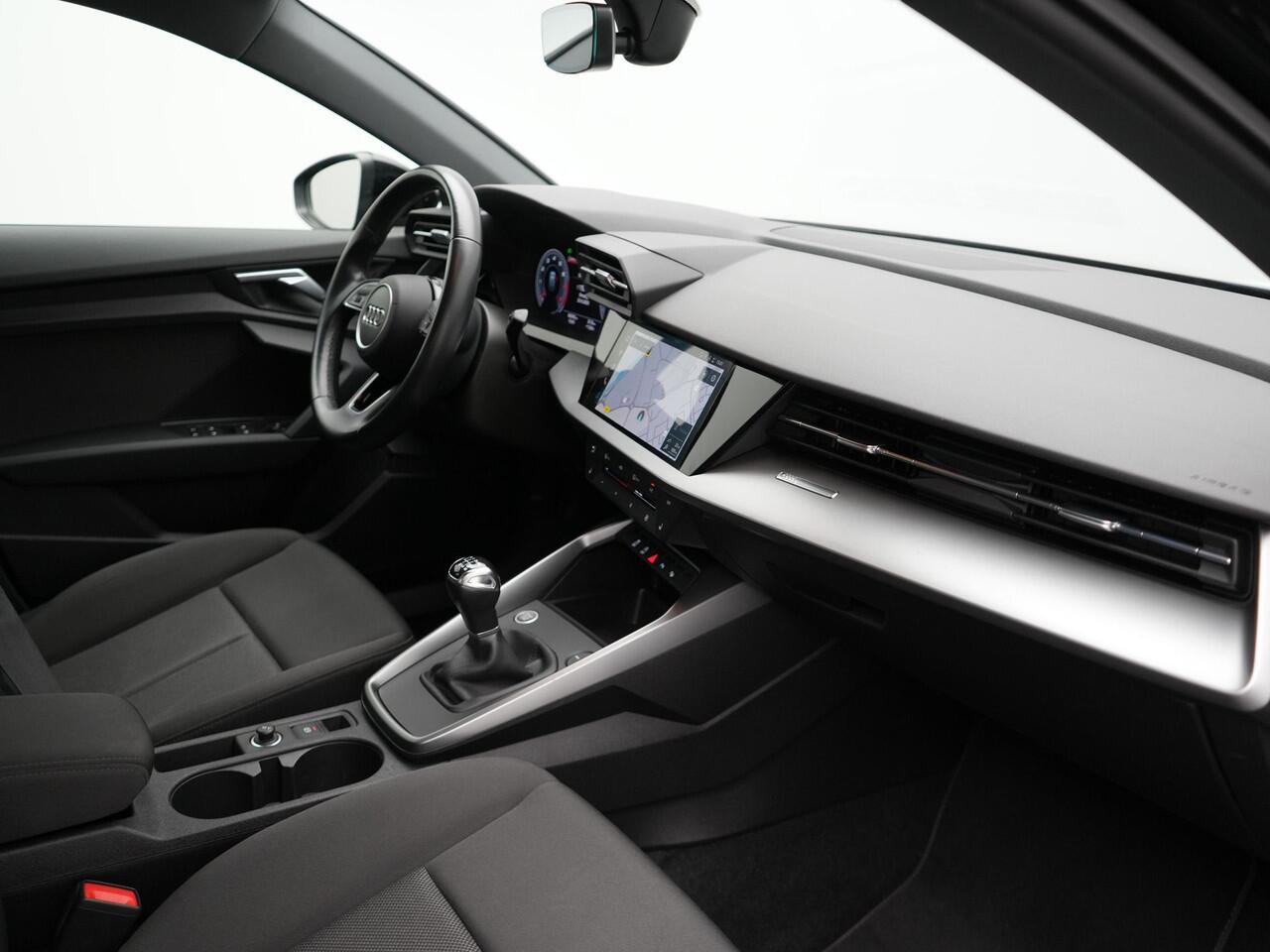 Audi A3 SPORTBACK 30 TFSI Pro Line 111pk Dealer O.H | Cruise Control | Apple Carplay | Voorstoelen Verwarmd | Navigatie | Virtual | DAB |