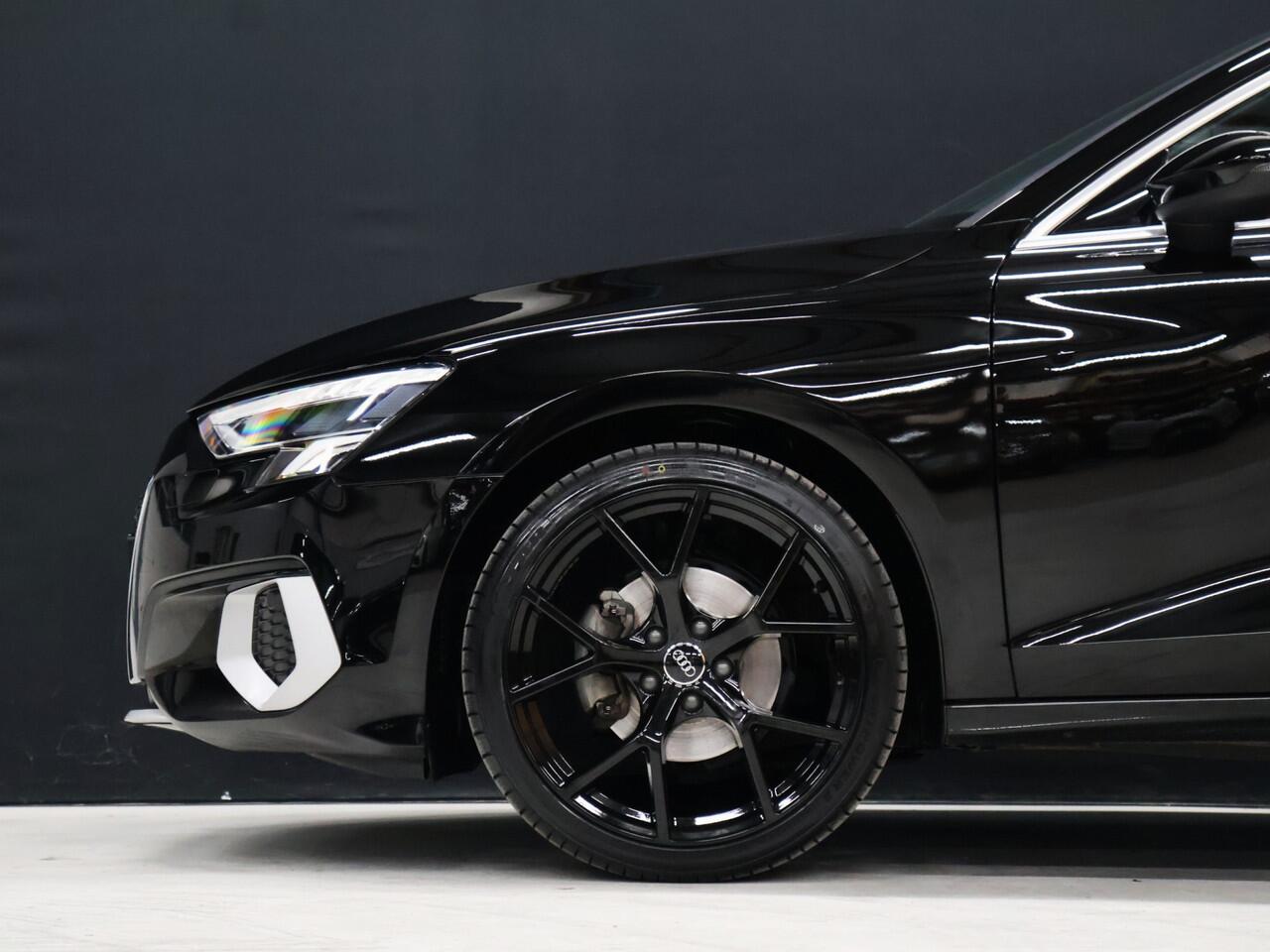 Audi A3 SPORTBACK 30 TFSI Sport [PANORAMADAK, APPLE CARPLAY, VERKEERSBORDDETECTIE, DIGITAL DASHBOARD,NIEUWSTAAT]