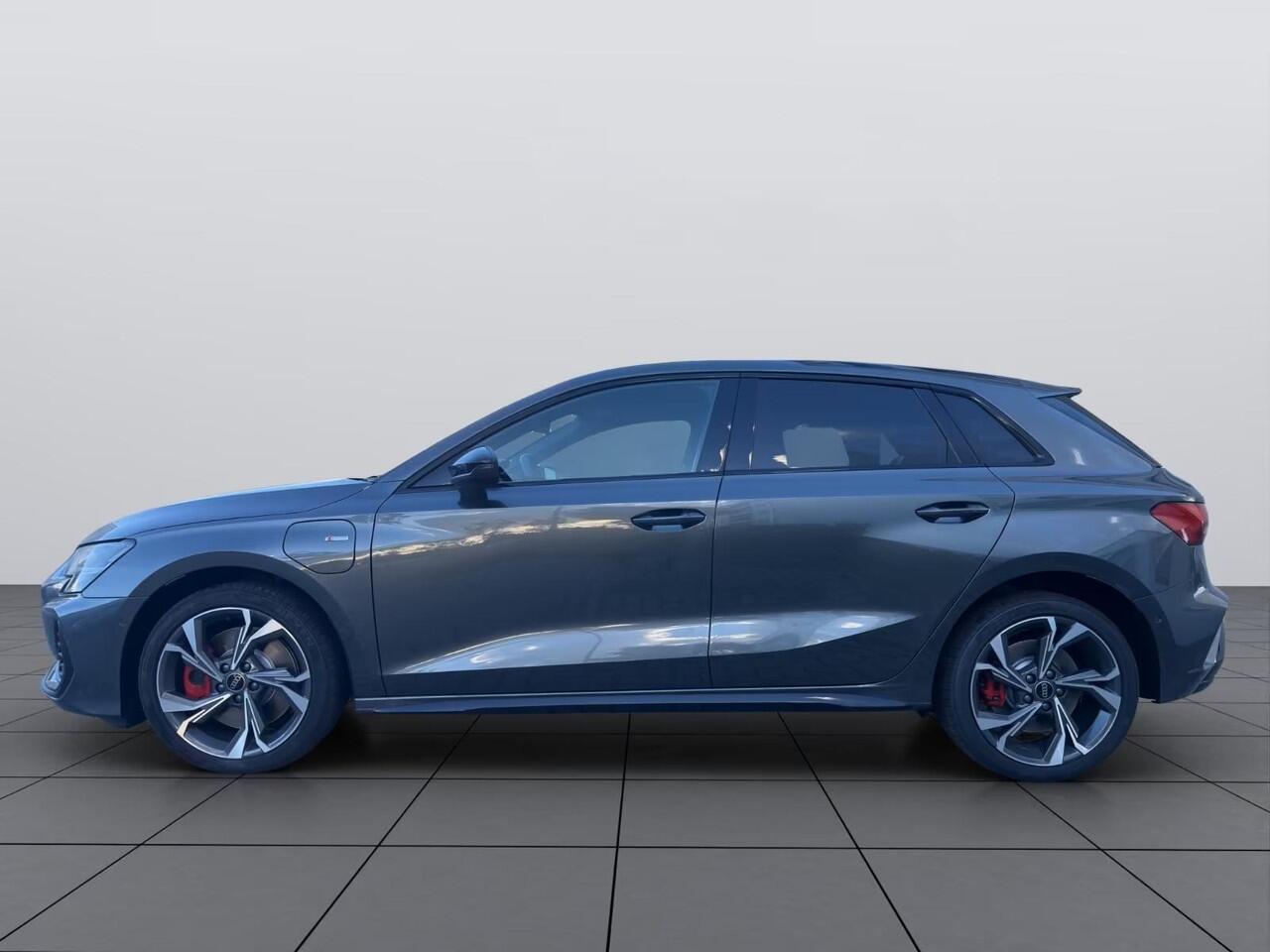 Audi A3 SPORTBACK 45 TFSI e S-LINE (200kW/272pk) ** LED, VIRTUAL, PANORAMA, ELECTR. BED. ST, PRIVACY, 18-inch ** UNFALLFREI - ¤ 14.300,= onder NP ** ** INFORMEER OOK NAAR ONZE AANTREKKELIJKE FINANCIAL-LEASE TARIEVEN **