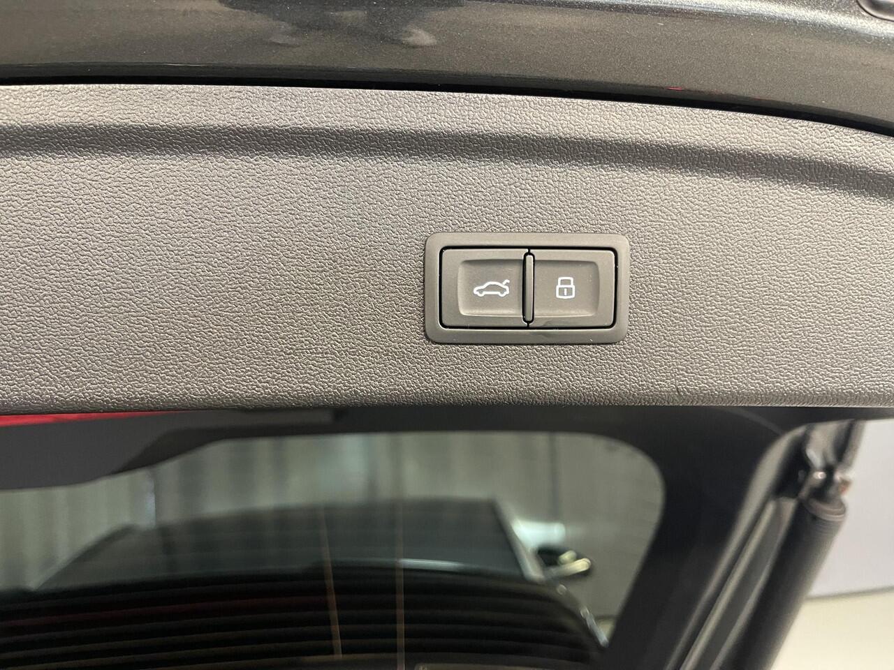 Audi A3 SPORTBACK 40 TFSI e S edition Competition 18"/B&O/Elektrische stoel + memory/Camera/Trekhaak/Keyless/Matrix LED/Adaptieve cruise/Elektrische klep/Stoelverwarming/Keyless