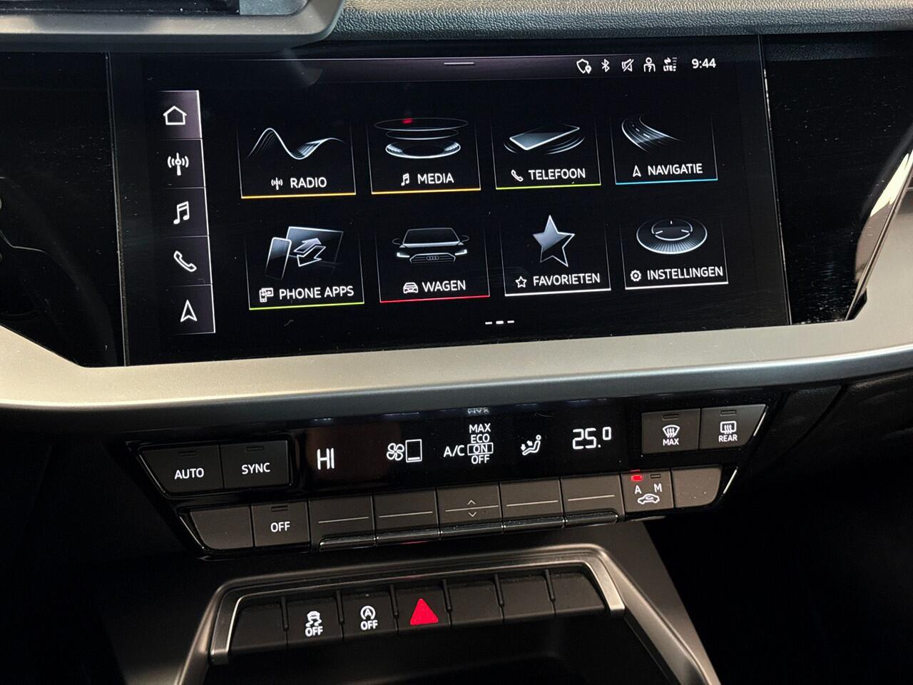 Audi A3 SPORTBACK 30 115pk TFSI Pro Line Parkeersensoren achter | Cruise control | Licht & regensensor