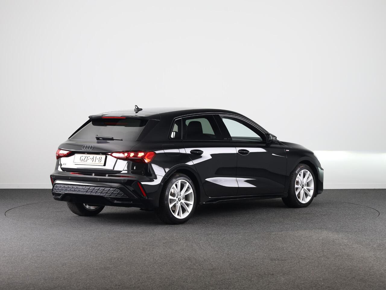 Audi A3 SPORTBACK 35 TFSI S edition 150 pk S-tronic | Private lease vanaf ¤ 670,- pm | Navigatie | Parkeersensoren (Park assist) | Apple Carplay/Android Auto | S-Line |