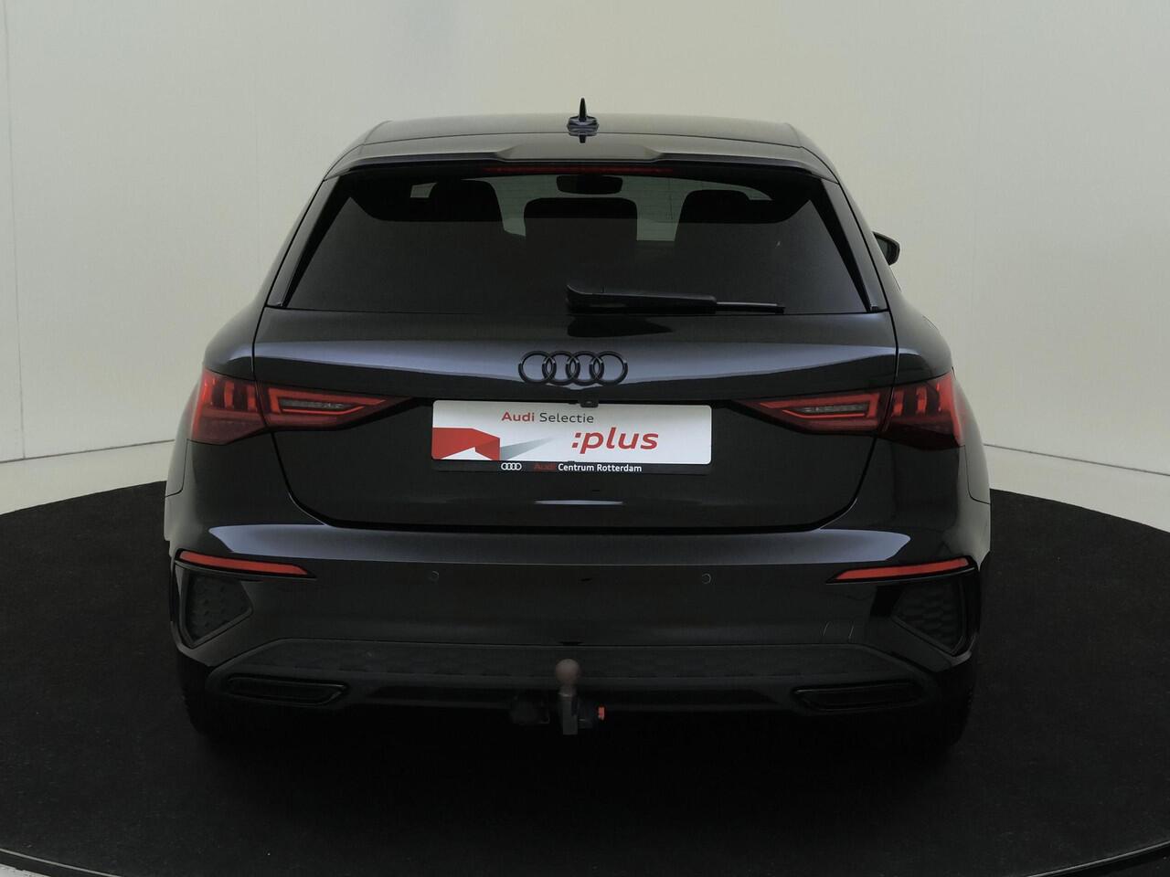 Audi A3 SPORTBACK 45 TFSI e S edition Competition | Trekhaak | Bang & Olufsen | Parkeerasisstent | Keyless | Sfeerverlichting | Dodehoek detectie | Stoelverwarming | Achteruitrijcamera |