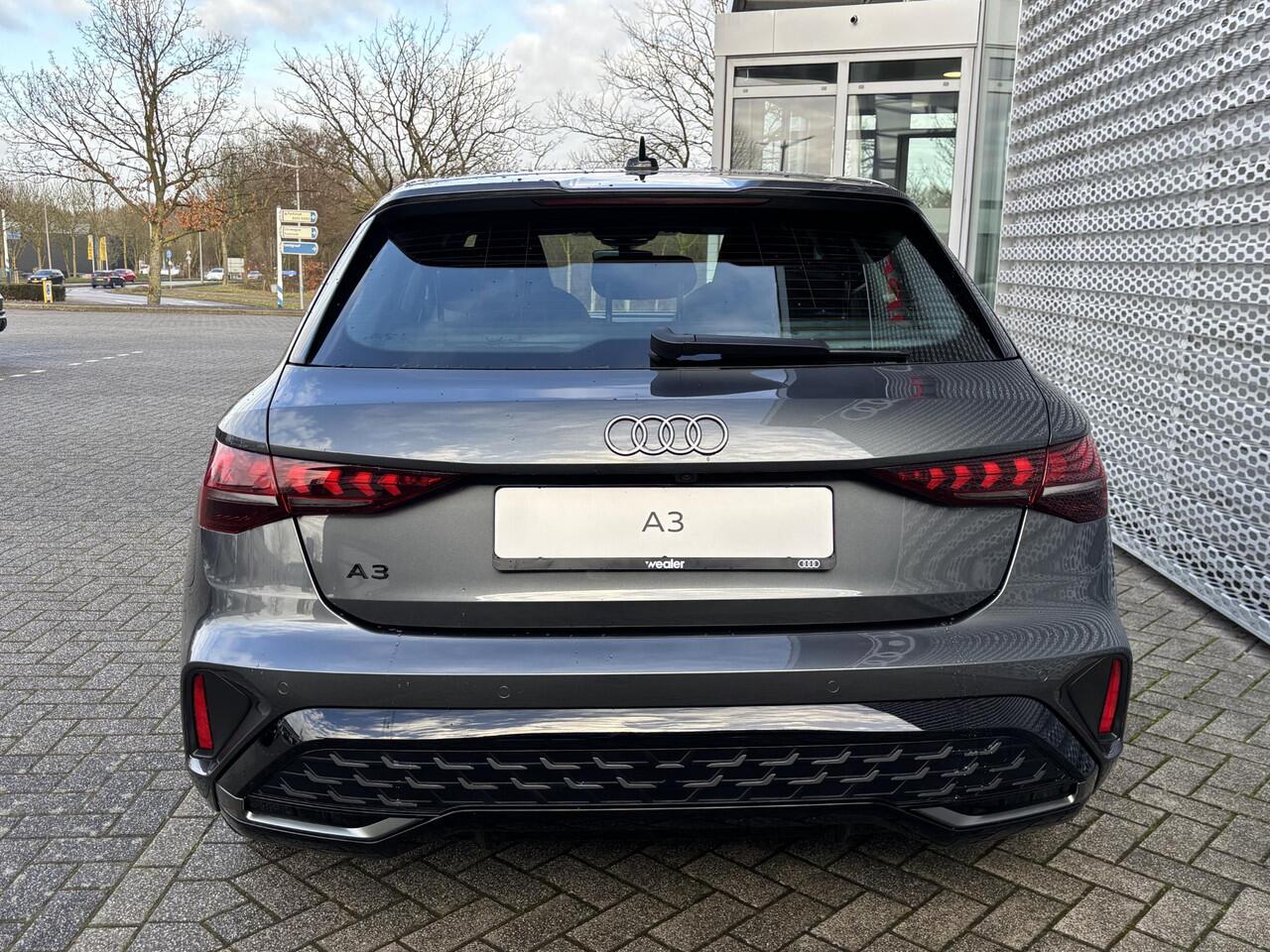 Audi A3 SPORTBACK 40 TFSI e S edition 204 pk S-tronic | Stoelverwarming | Adaptive Cruise Control | Achteruitrijcamera