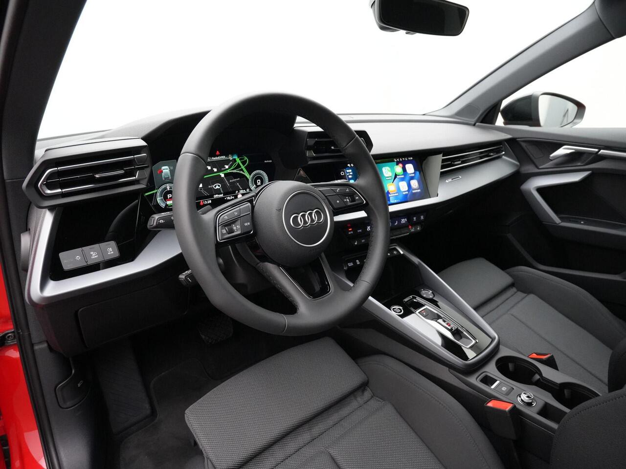 Audi A3 SPORTBACK 45 TFSI e 272 pk S-tronic S-Line | Elektr. verstelbare stoel | Achteruitrijcamera | Stoelverwarming | Adaptive Cruise | Navigatie