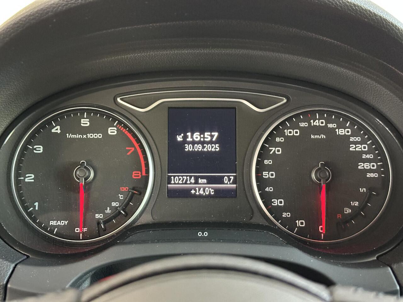 Audi A3 SPORTBACK 35 TFSI CoD Advance Sport | NAVIGATIE | STOELVERWARMING | PARKEERSENSOREN ACHTER