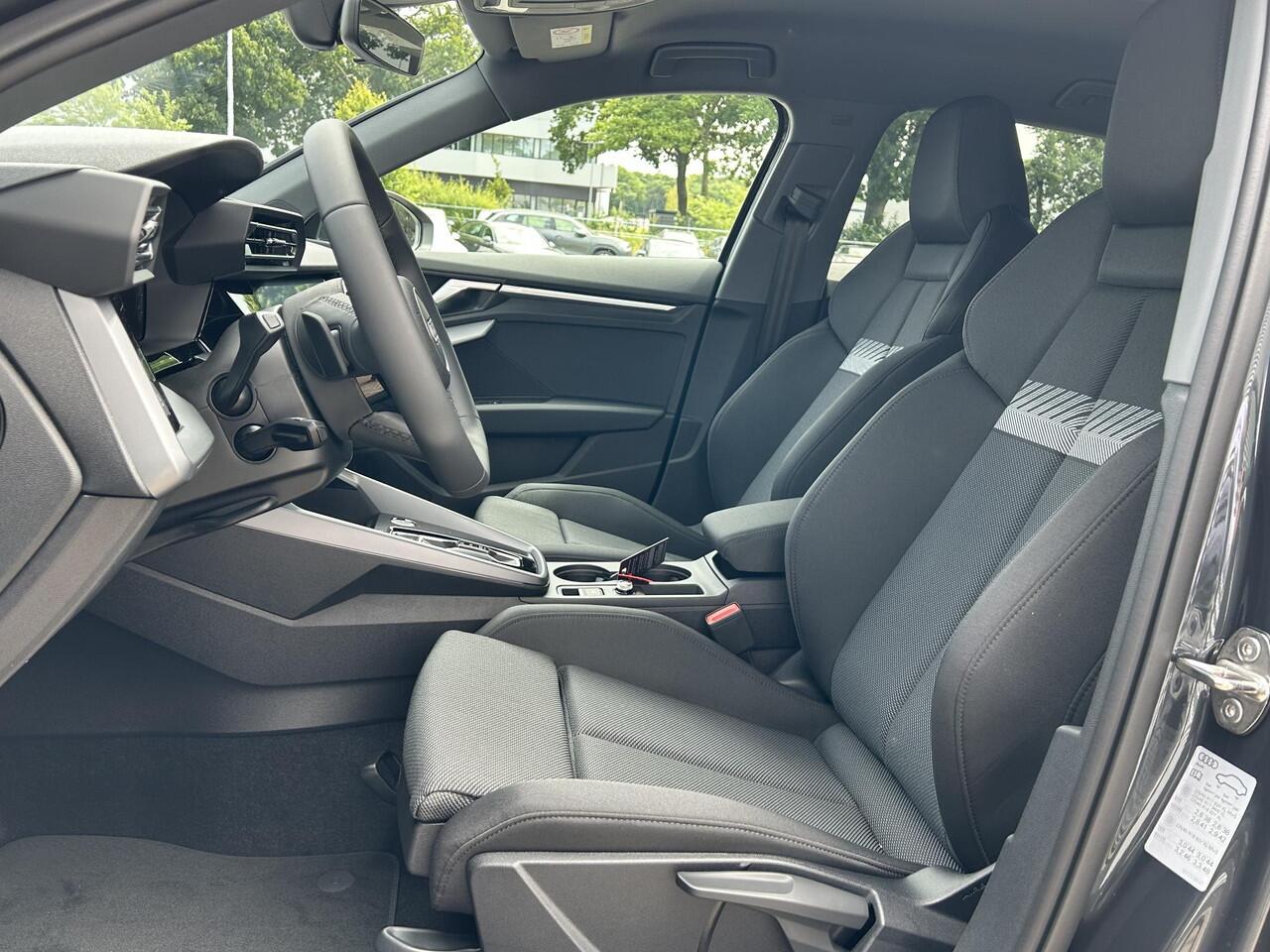 Audi A3 SPORTBACK Advanced edition 40 TFSI e 150 kW / 204 PK Sportba | Stoelverwarming | Adaptieve Cruis Control | Sportstuur | Camera | Sfeerverlichting |