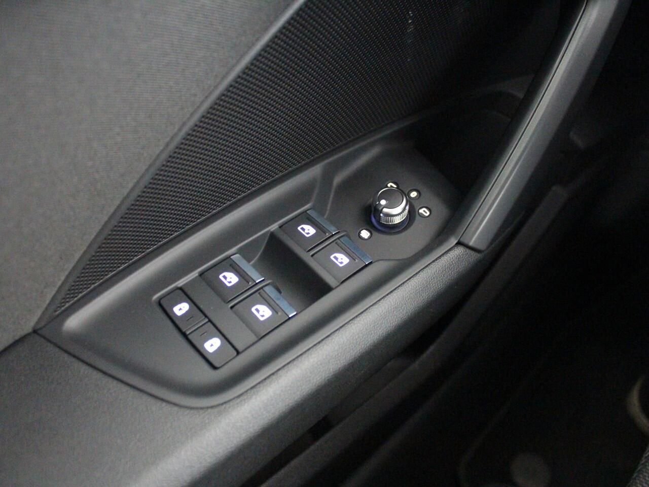 Audi A3 SPORTBACK 30 TFSI Advanced edition | S-tronic | Navi | Trekhaak |*