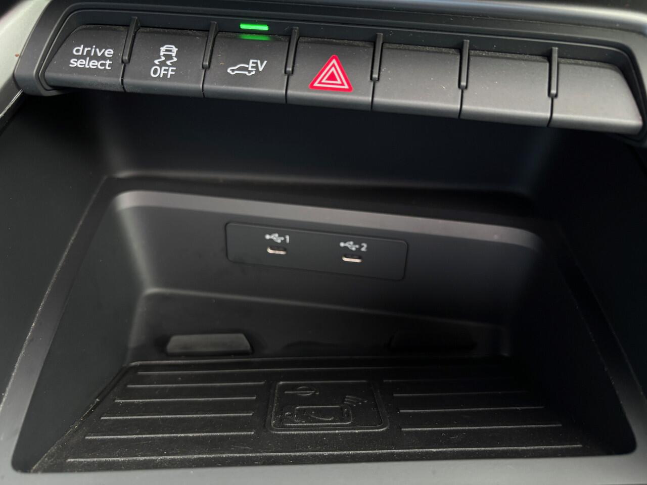 Audi A3 SPORTBACK 45 TFSI e-tron 245 pk S-line Black Pano