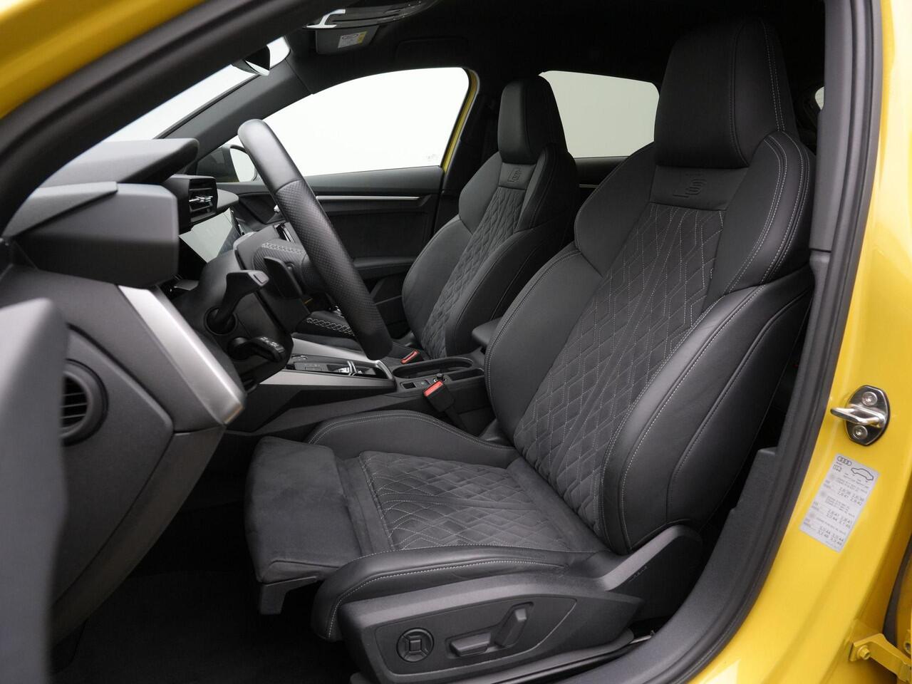 Audi A3 SPORTBACK 45 TFSI e 245 pk S-Line | Matrix LED | Leder/alcantara | Bang & Olufsen | Elektr. verstelbare stoelen